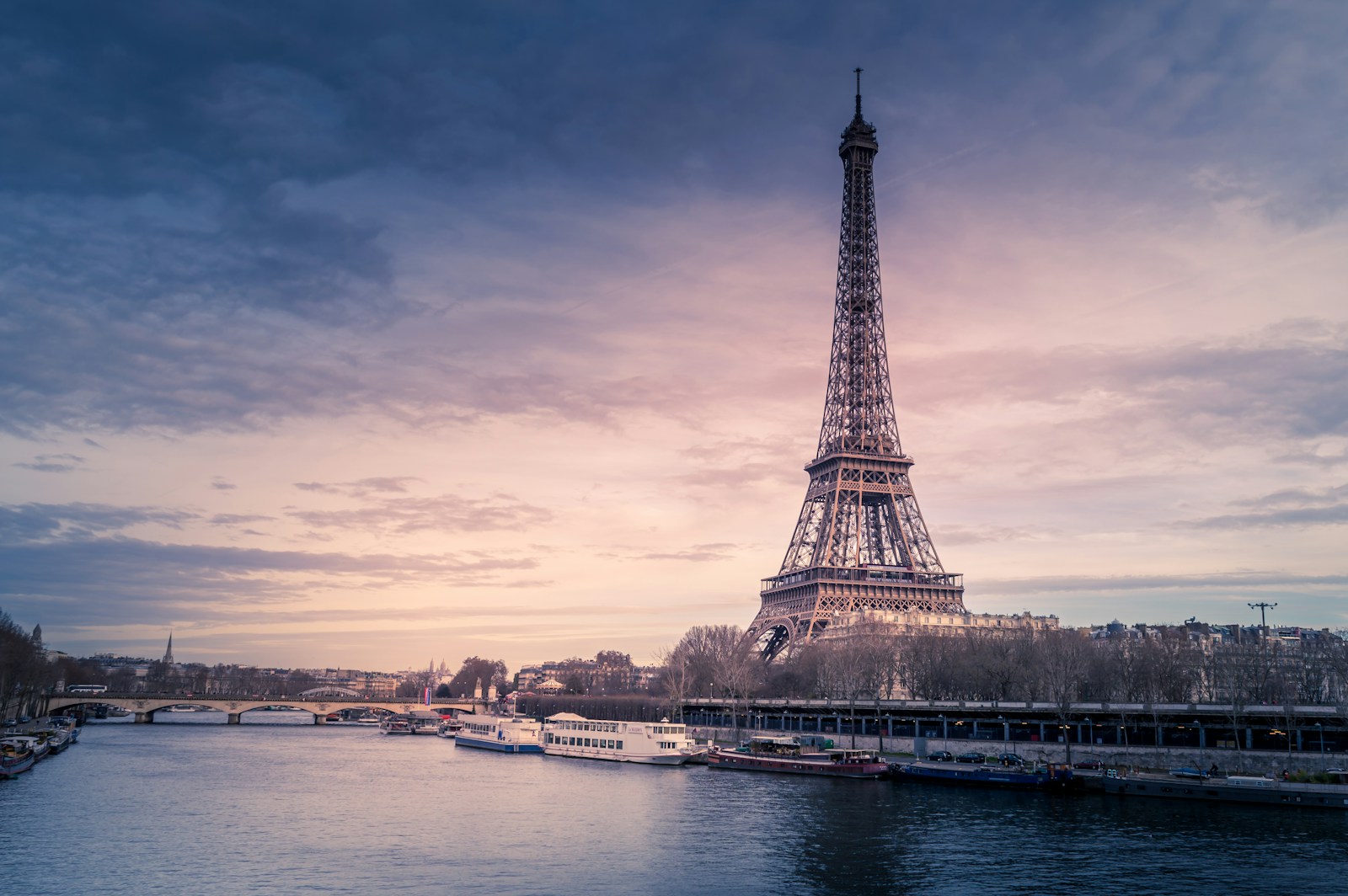 منحة Eiffel 2027: فرصة للدراسة في فرنسا للطلاب الدوليين